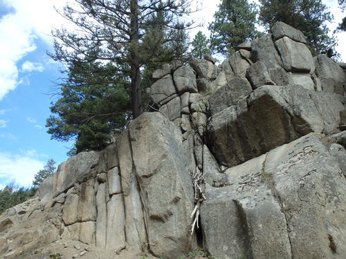 GDMBR: Cat Peeper Rocks.